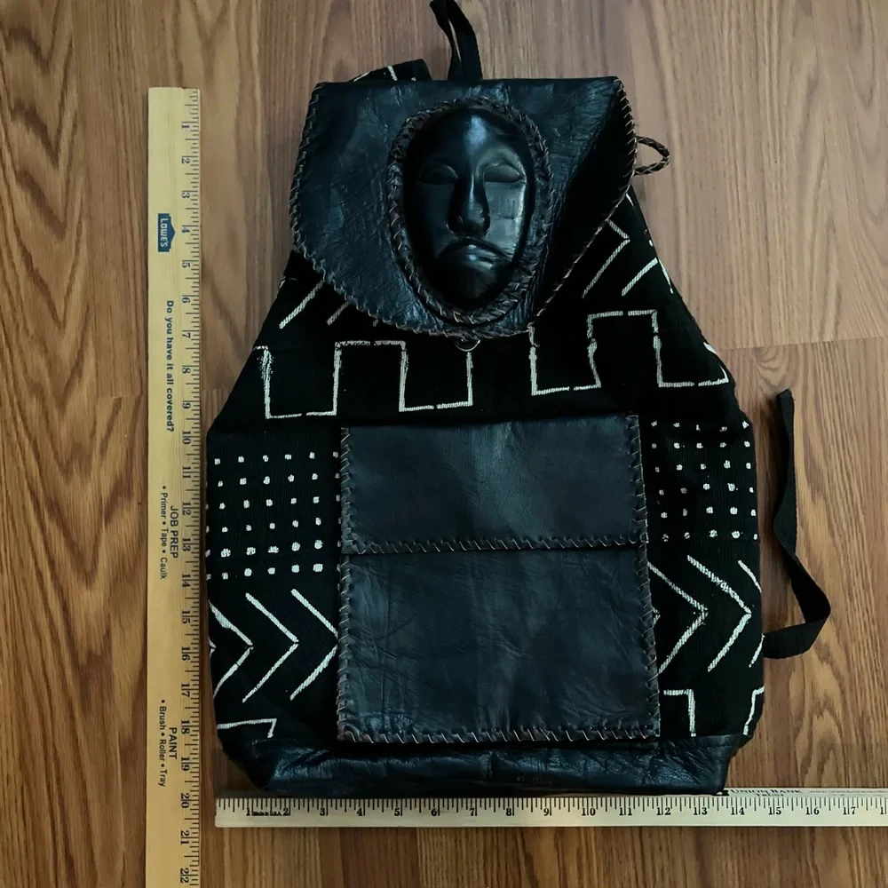 Backpack - Picture 3 of 7